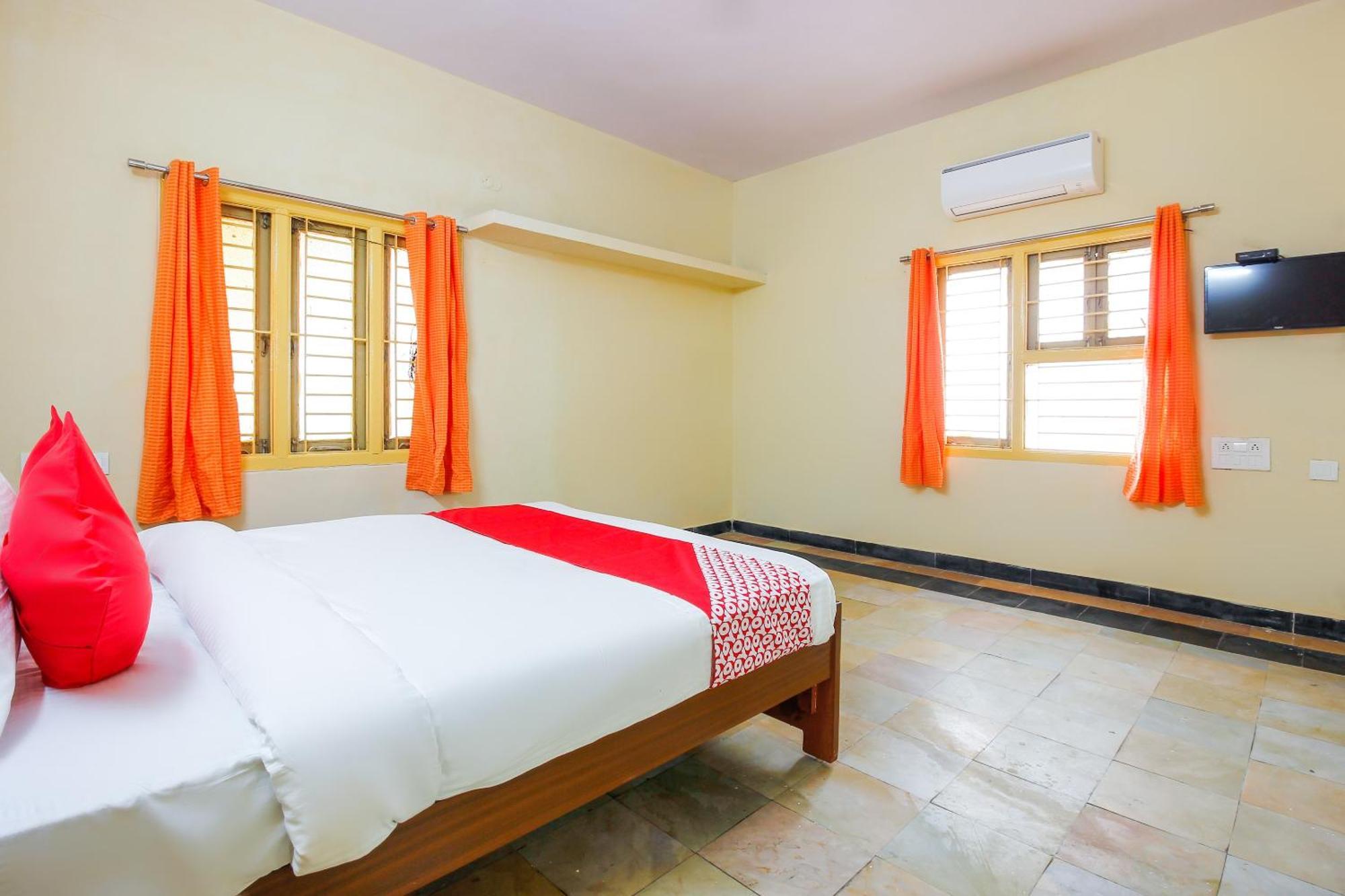 Hotel O Sai Residency Near Sr Nagar Metro Station Hyderabad Bagian luar foto
